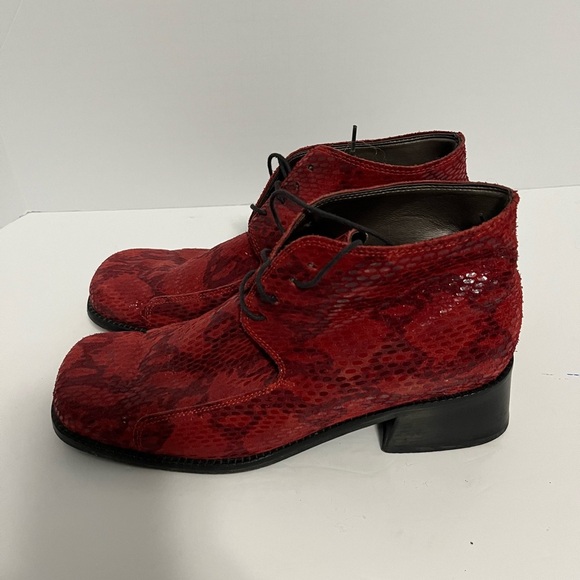 Italian Red Snakeskin Print Lace-Up Ankle‎ Boots Fun Funky Footwear US 7 EUR 37 - Picture 3 of 10